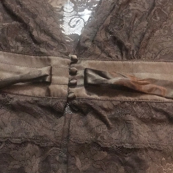 Gorgeous lace blouse, XL - Picture 2 of 3